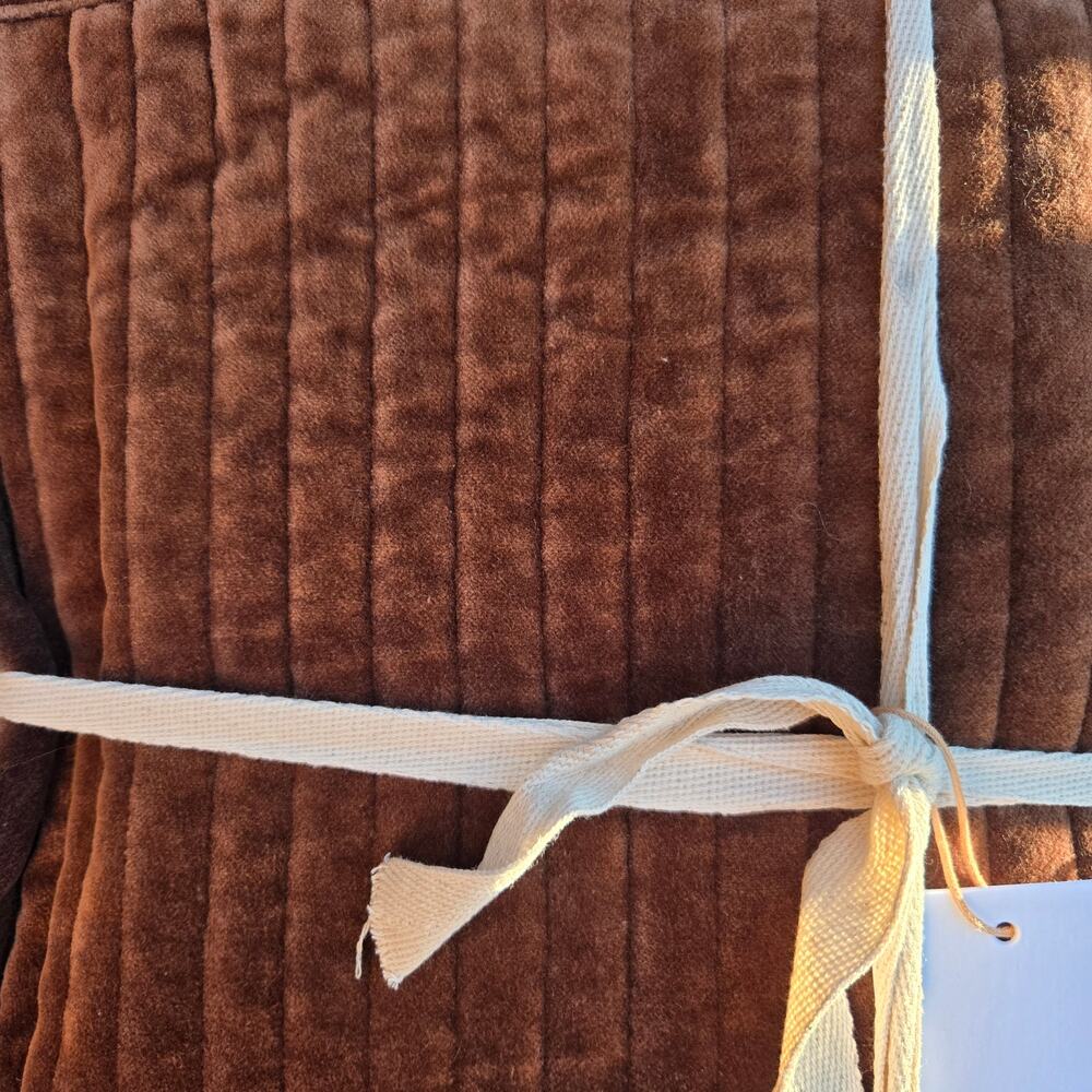 New Quince 100% Cotton Velvet Vertical Channel Quilt King Cal King Chestnut - Picture 7 of 9